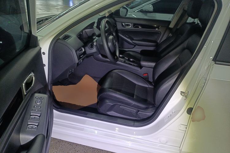 Used Honda Civic 2023 240TURBO CVT Dynamic · Center Stage Special Edition Driver Seat