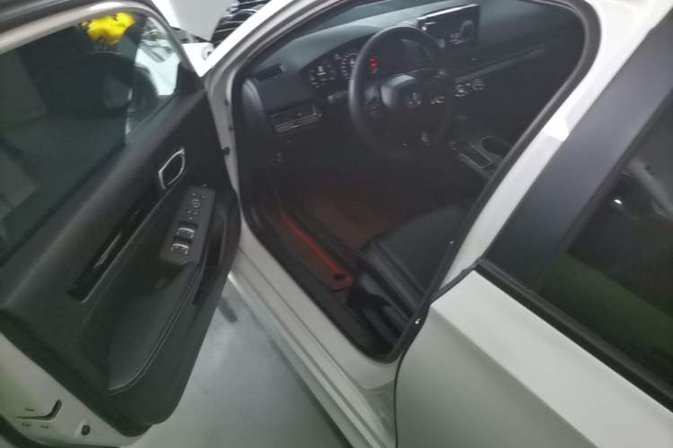 Used Honda Civic 2023 240TURBO CVT Dynamic Edition Driver Seat
