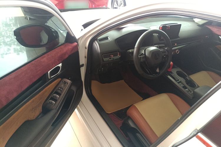 Used Honda Civic 2023 240TURBO CVT Dynamic Edition Driver Seat