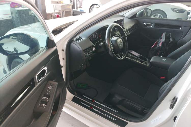 Used Honda Civic 2023 240TURBO CVT Dynamic Edition Driver Seat