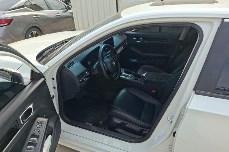 Used Honda Civic 2023 240TURBO CVT Dynamic Edition Driver Seat