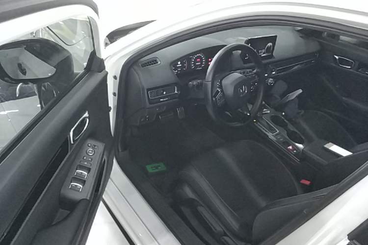 Used Honda Civic 2023 HATCHBACK 240TURBO CVT Extreme Edition Driver Seat