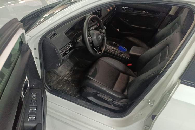 Used Honda Civic 2023 240TURBO CVT Dynamic · Center Stage Special Edition Driver Seat