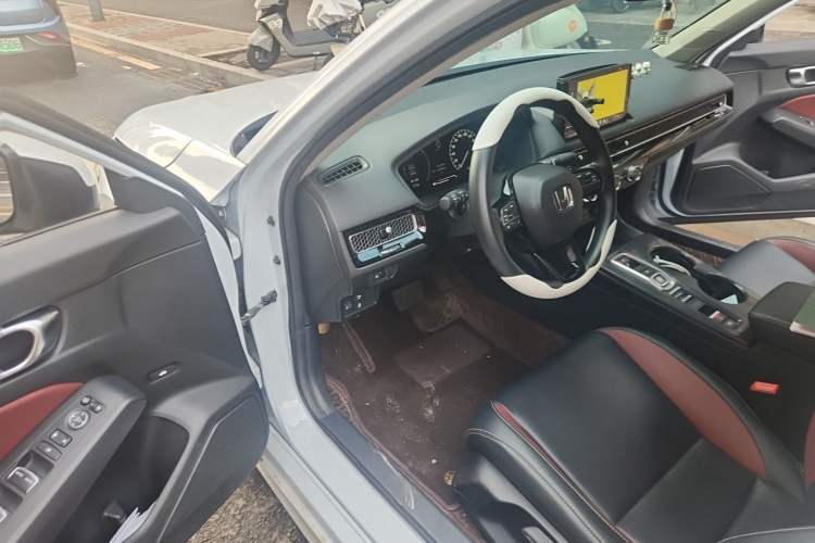 Used Honda Civic 2023 2.0L eHEV Pioneer Edition Driver Seat
