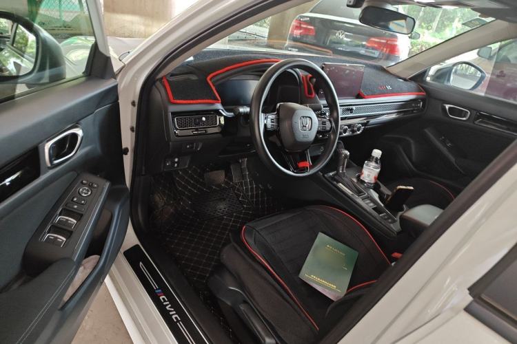 Used Honda Civic 2023 240TURBO CVT Dynamic Edition Driver Seat