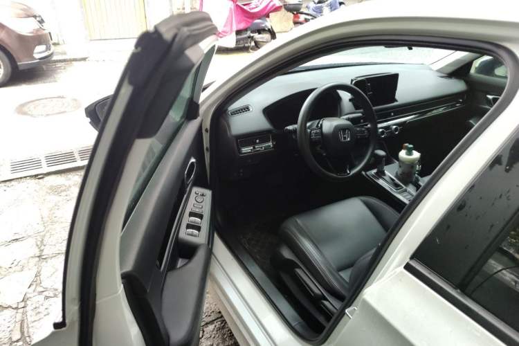 Used Honda Civic 2023 240TURBO CVT Dynamic Edition Driver Seat