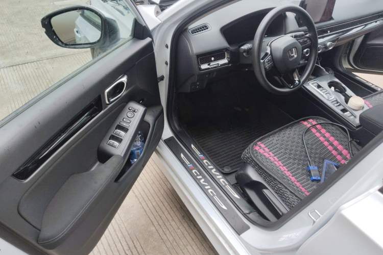 Used Honda Civic 2023 2.0L eHEV Pioneer Edition Driver Seat