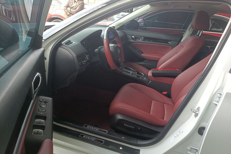 Used Honda Civic 2023 240TURBO CVT Dynamic · Center Stage Special Edition Driver Seat