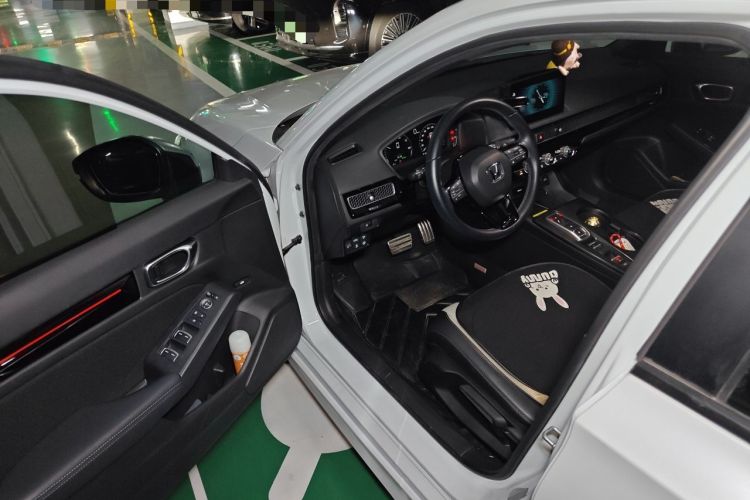 Used Honda Civic 2023 2.0L eHEV Sharp Edition Driver Seat