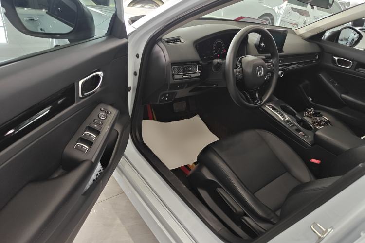 Used Honda Civic 2023 2.0L eHEV Pioneer Edition Driver Seat