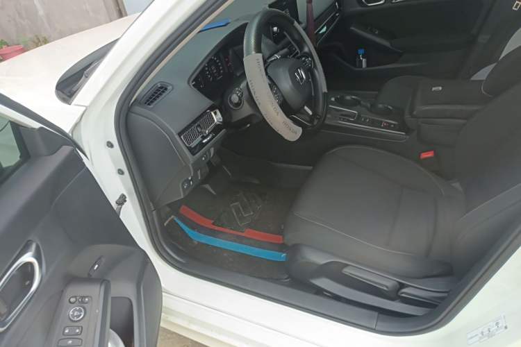 Used Honda Civic 2023 240TURBO CVT Dynamic Edition Driver Seat