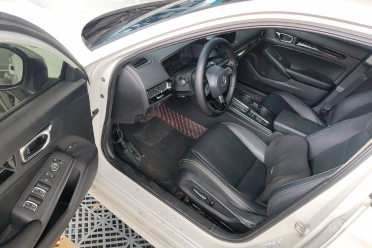 Used Honda Civic 2023 240TURBO CVT Dynamic Edition Driver Seat