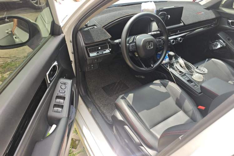 Used Honda Civic 2023 240TURBO CVT Dynamic Edition Driver Seat