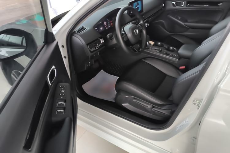 Used Honda Civic 2023 240TURBO CVT Dynamic Edition Driver Seat