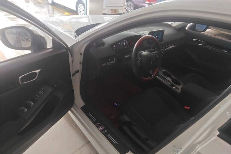 Used Honda Civic 2023 240TURBO CVT Dynamic Edition Driver Seat