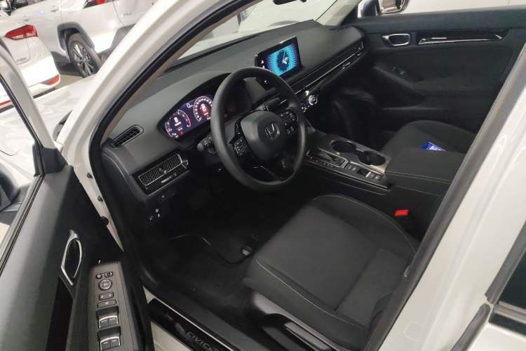 Used Honda Civic 2023 240TURBO CVT Dynamic · Center Stage Special Edition Driver Seat