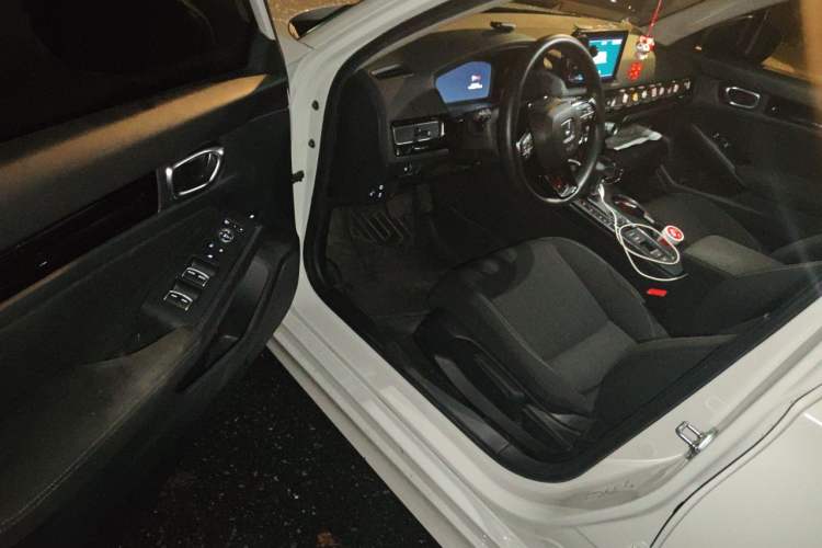 Used Honda Civic 2023 240TURBO CVT Dynamic Edition Driver Seat