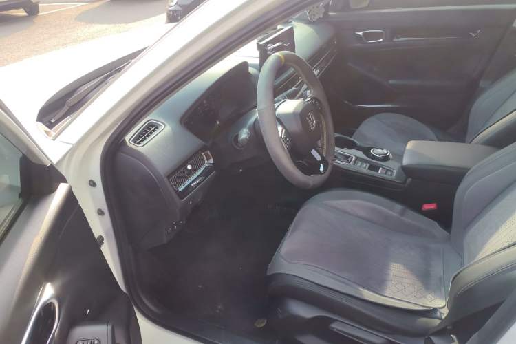 Used Honda Civic 2023 240TURBO CVT Dynamic Edition Driver Seat
