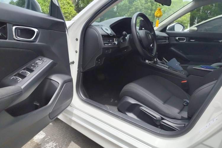 Used Honda Civic 2023 240TURBO CVT Dynamic Edition Driver Seat