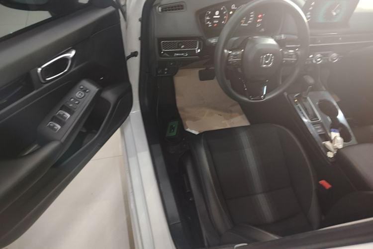 Used Honda Civic 2023 240TURBO CVT Dynamic Edition Driver Seat