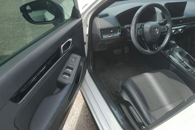 Used Honda Civic 2023 HATCHBACK 240TURBO CVT Extreme Edition Driver Seat