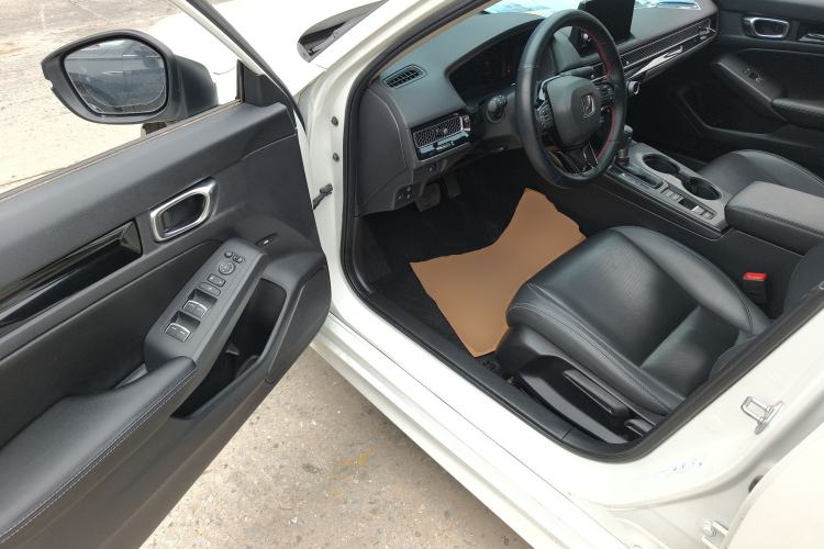 Used Honda Civic 2023 240TURBO CVT Dynamic Edition Driver Seat