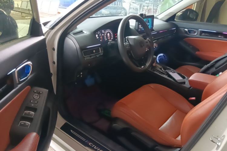 Used Honda Civic 2023 240TURBO CVT Dynamic Edition Driver Seat