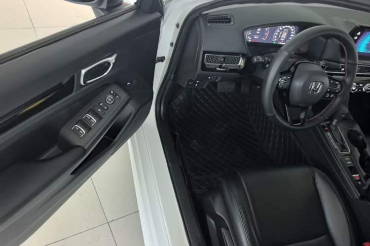 Used Honda Civic 2023 240TURBO CVT Dynamic Edition Driver Seat