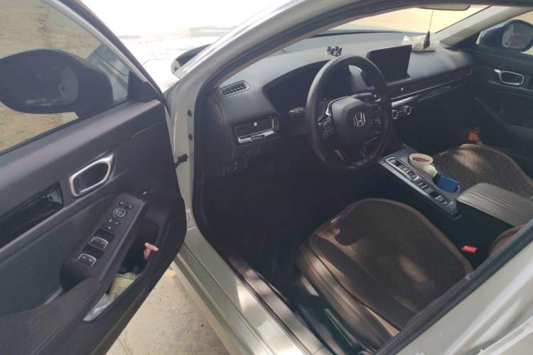 Used Honda Civic 2023 2.0L eHEV Pioneer Edition Driver Seat