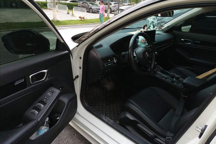Used Honda Civic 2023 240TURBO CVT Dynamic Edition Driver Seat