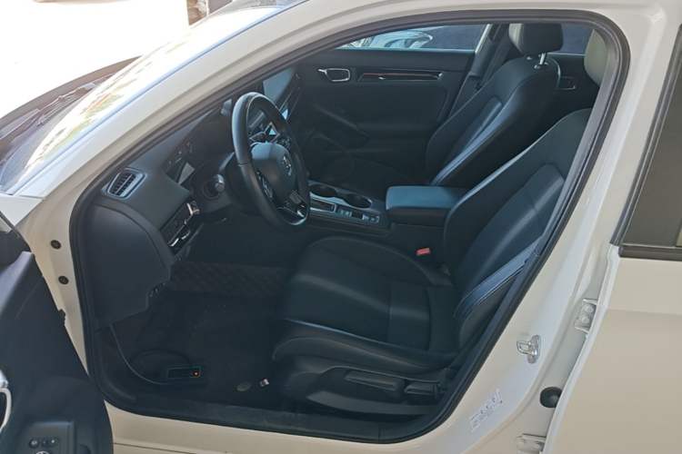 Used Honda Civic 2023 HATCHBACK 240TURBO CVT Extreme Edition Driver Seat