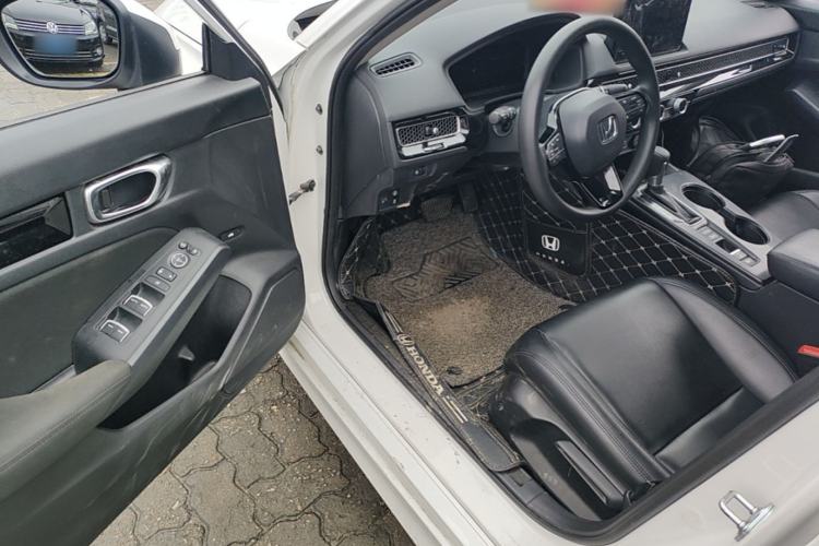 Used Honda Civic 2023 240TURBO CVT Dynamic Edition Driver Seat