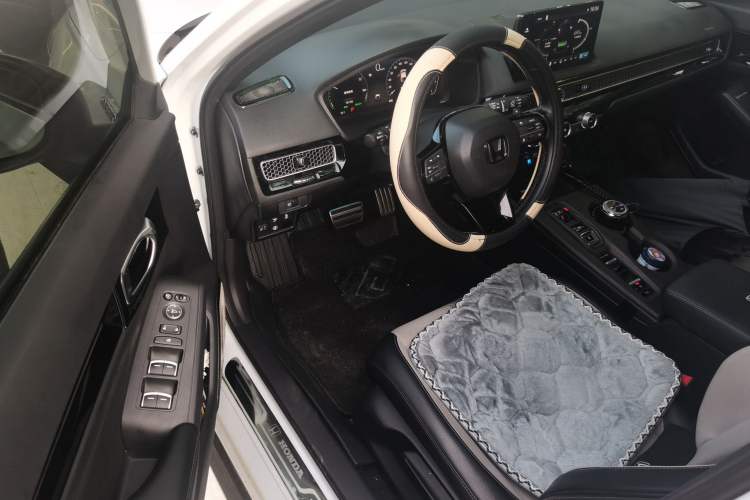 Used Honda Civic 2023 HATCHBACK 2.0L eHEV Extreme Control Edition Driver Seat