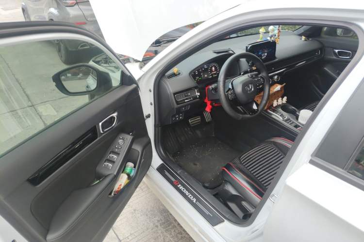 Used Honda Civic 2023 2.0L eHEV Sharp Edition Driver Seat