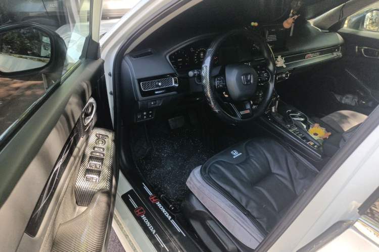 Used Honda Civic 2023 240TURBO CVT Dynamic · Center Stage Special Edition Driver Seat