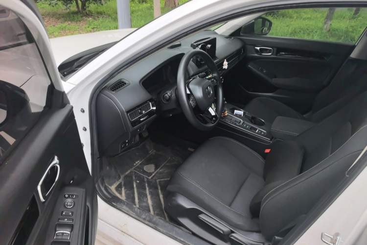 Used Honda Civic 2023 240TURBO CVT Dynamic · Center Stage Special Edition Driver Seat