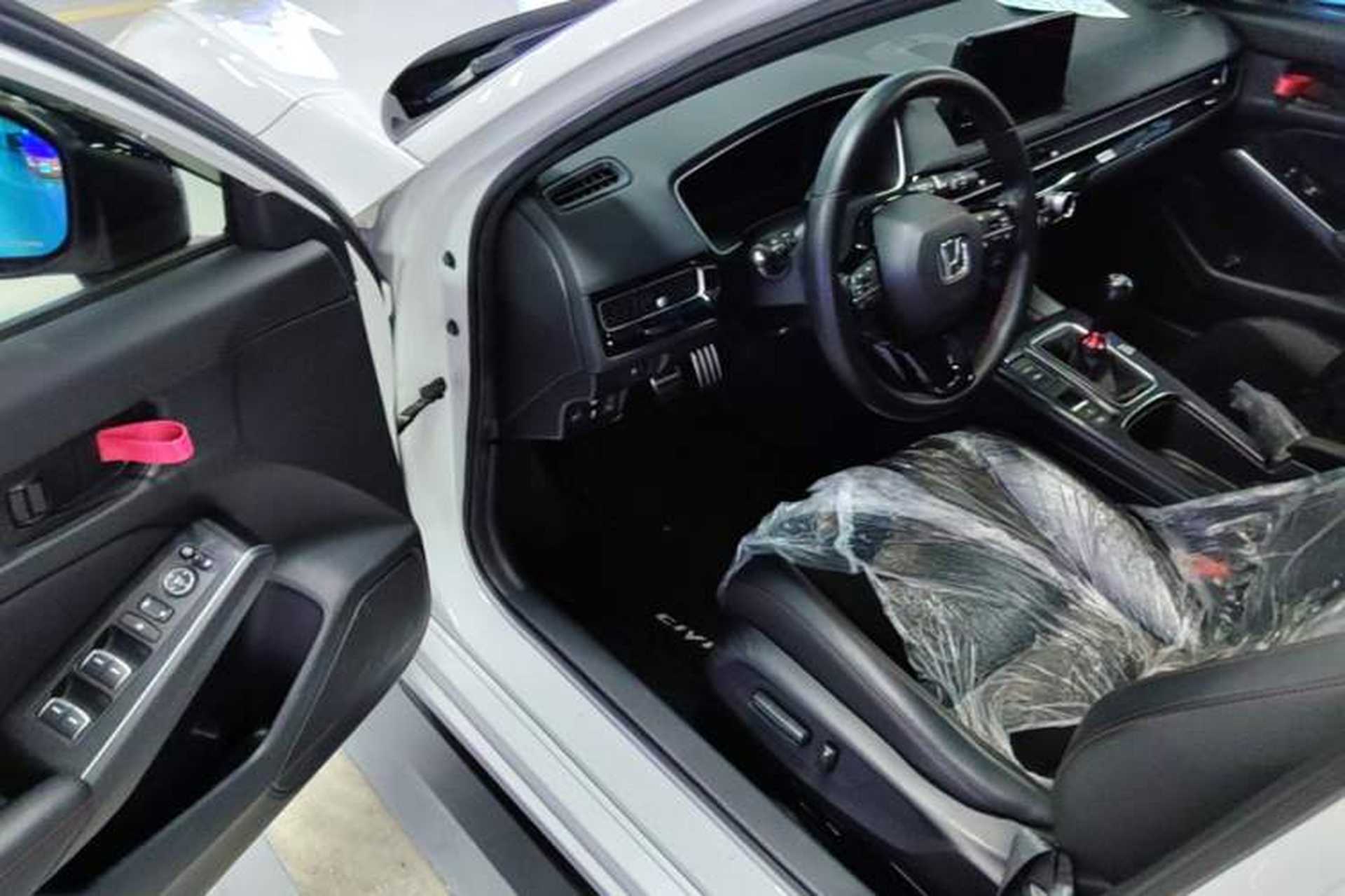 Used Honda Civic 2023 HATCHBACK 240TURBO Manual Extreme Edition Driver Seat