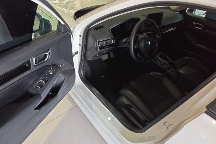 Used Honda Civic 2023 240TURBO CVT Dynamic Edition Driver Seat