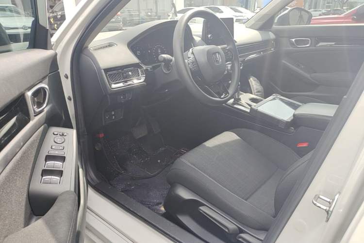 Used Honda Civic 2023 240TURBO CVT Dynamic Edition Driver Seat