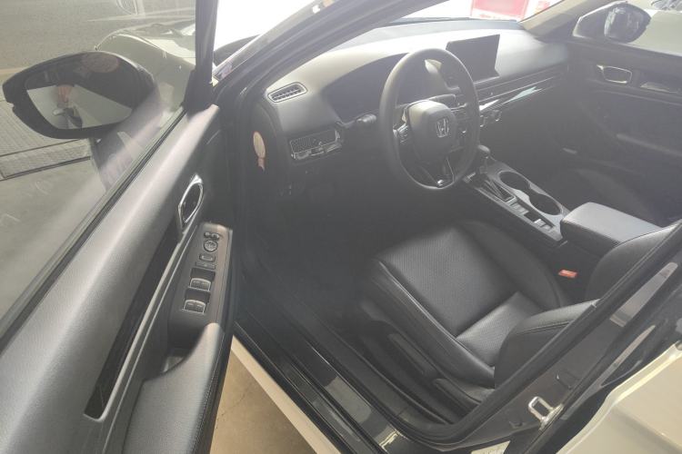 Used Honda Civic 2023 240TURBO CVT Dynamic Edition Driver Seat