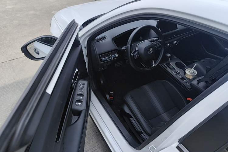Used Honda Civic 2023 HATCHBACK 240TURBO CVT Extreme Edition Driver Seat