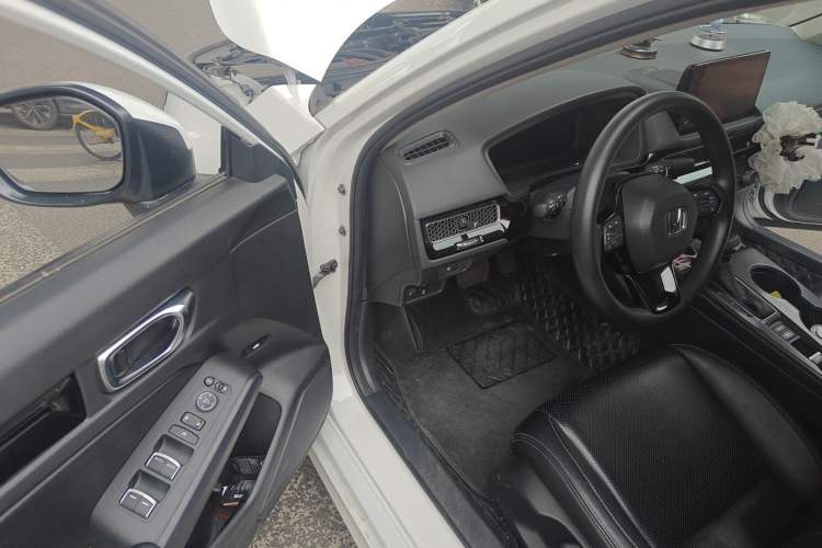 Used Honda Civic 2023 240TURBO CVT Dynamic Edition Driver Seat