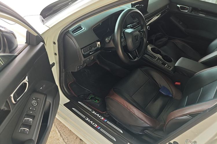 Used Honda Civic 2023 240TURBO CVT Dynamic Edition Driver Seat