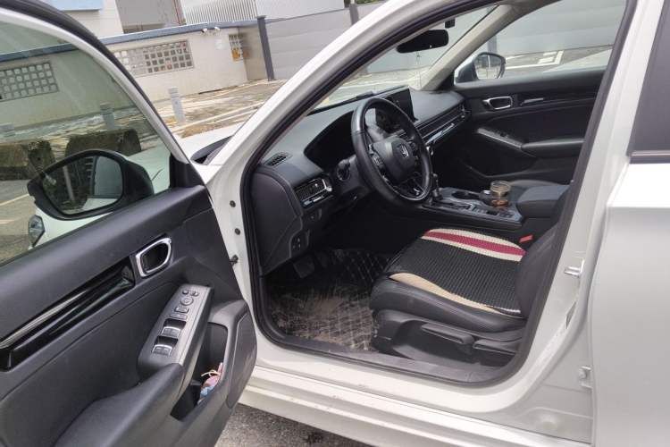 Used Honda Civic 2023 240TURBO CVT Dynamic · Center Stage Special Edition Driver Seat