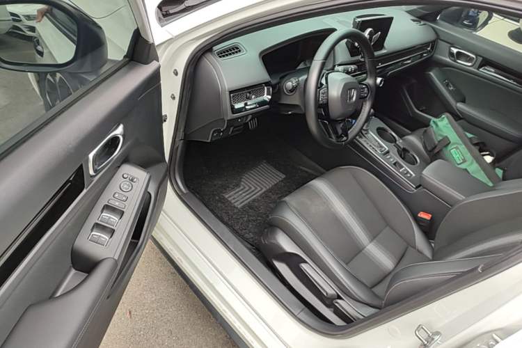 Used Honda Civic 2023 HATCHBACK 240TURBO CVT Extreme Edition Driver Seat