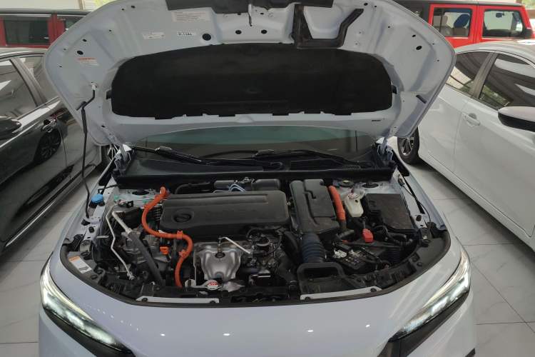 Used Honda Civic 2023 2.0L eHEV Pioneer Edition Engine Bay