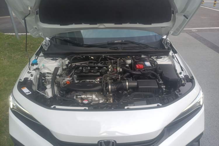 Used Honda Civic 2023 240TURBO CVT Dynamic Edition Engine Bay