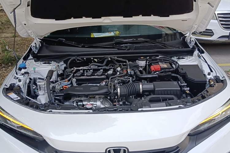 Used Honda Civic 2023 240TURBO CVT Dynamic Edition Engine Bay