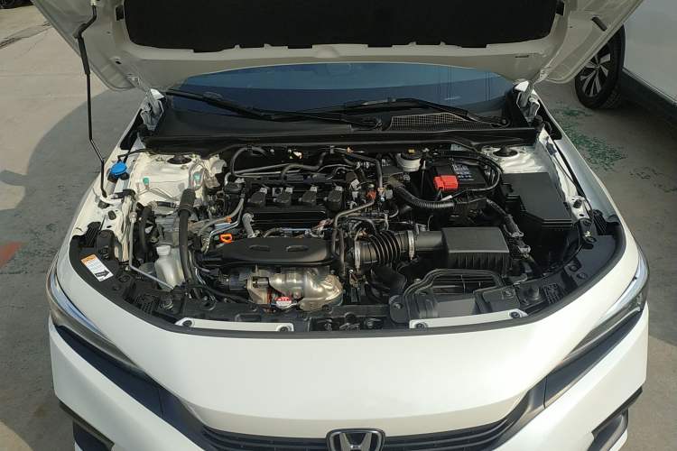 Used Honda Civic 2023 240TURBO CVT Dynamic Edition Engine Bay