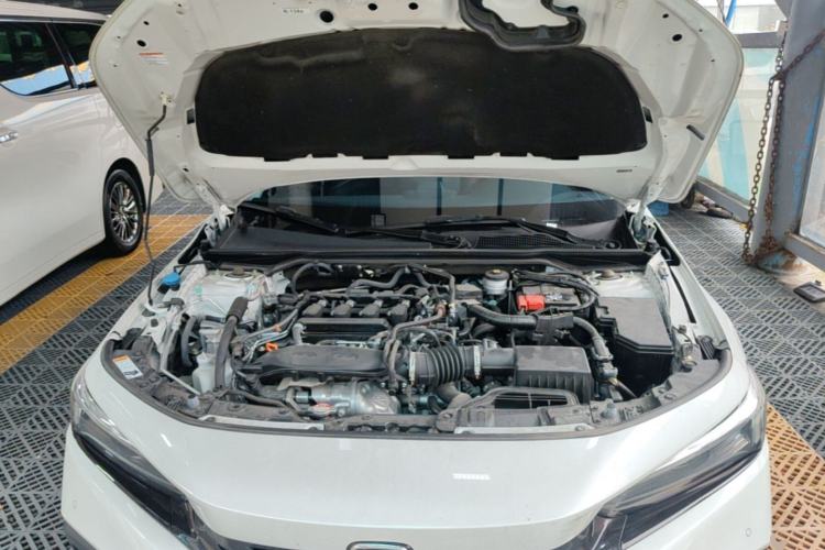 Used Honda Civic 2023 240TURBO CVT Dynamic Edition Engine Bay